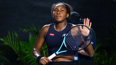 Coco Gauff ze Stanów Zjednoczonych świętuje zwycięstwo nad Ons Jabeur z Tunezji w meczu pierwszej rundy drugiego dnia finałów GNP Seguros WTA Cancun 2023 w ramach Hologic WTA Tour, które odbędą się 30 października 2023 r. w Cancun w Meksyku (zdjęcie: Robert Prang /Getty Images)